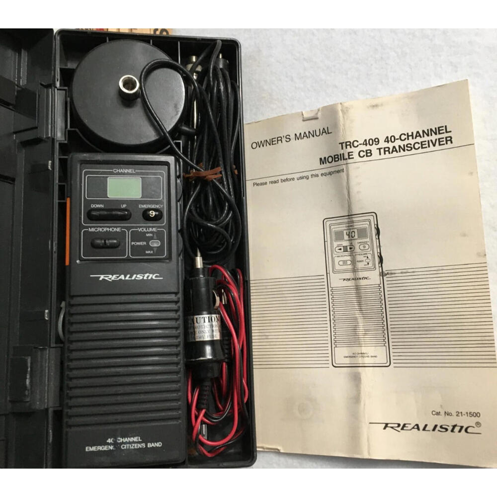 Realistic TRC-409 40- channel mobil cb transceiver w/case and manual